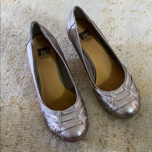 BC Champagne Metallic Wedges